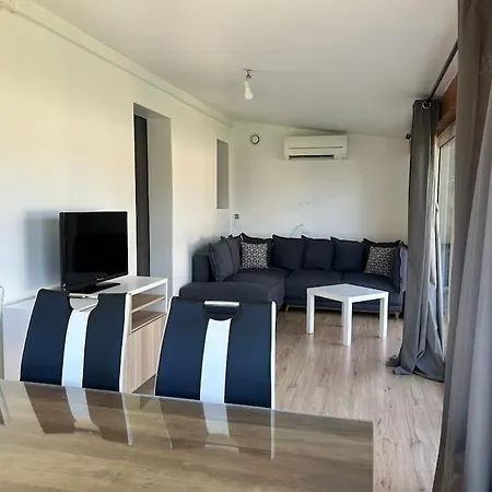 Maison En Avec Piscine - 6/8 Personnes