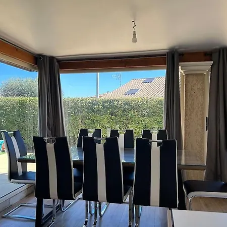 Hébergement de vacances Maison En Avec Piscine - 6/8 Personnes Loupian